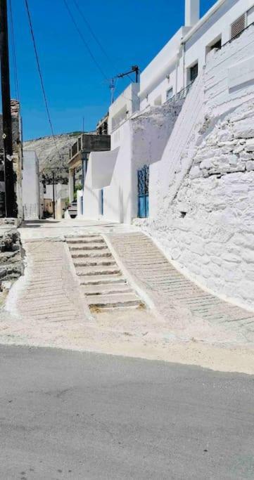 Naxos Mountain Retreat - Tiny House Build On Rock Apartment Koronos Exterior foto